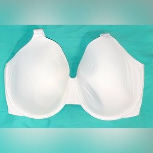 Vanity fair underwire bra. Size 40G. White